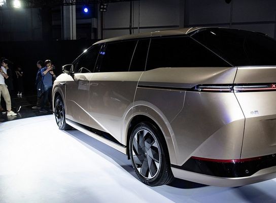 Ingrosso auto elettrica auto usate nuove XPENG X9 2024 Big Mpv 4dw 5 porte 7 posti Xiaopeng X9 Big Suv Energy Vehicle