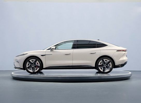 Veicolo elettrico puro Feifan F7 viene fornito con ricarica e sostituzione gratuita della batteria per tutta la vita 500 km RWD motopropulsore auto elettrica