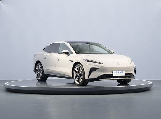 Veicolo elettrico puro Feifan F7 viene fornito con ricarica e sostituzione gratuita della batteria per tutta la vita 500 km RWD motopropulsore auto elettrica