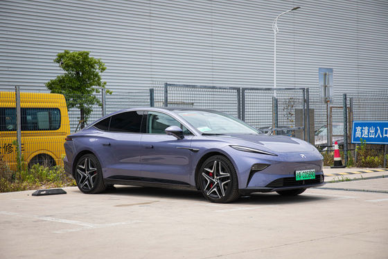 Veicolo elettrico puro Feifan F7 viene fornito con ricarica e sostituzione gratuita della batteria per tutta la vita 500 km RWD motopropulsore auto elettrica