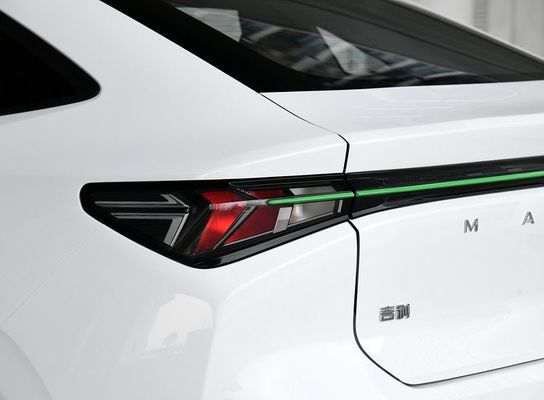Veicolo elettrico puro Geely Cao Cao 60 EV con batterie intercambiabili e un raggio di 415 Km & 150 km / h velocità massima di ricarica veloce