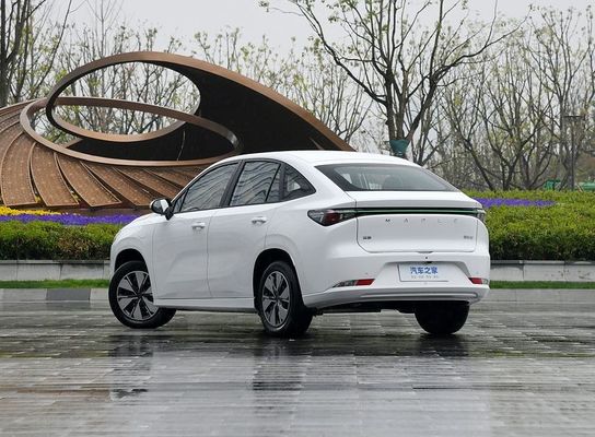 Veicolo elettrico puro Geely Cao Cao 60 EV con batterie intercambiabili e un raggio di 415 Km & 150 km / h velocità massima di ricarica veloce