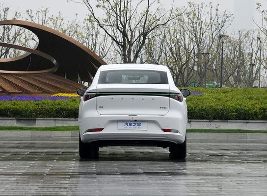 Veicolo elettrico puro Geely Cao Cao 60 EV con batterie intercambiabili e un raggio di 415 Km & 150 km / h velocità massima di ricarica veloce