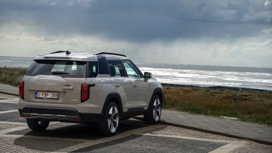 Nuovo veicolo elettrico puro KGM Torres EVS 109mph Velocità massima 152kw 207PS Potenza massima pronta per andare Auto elettrica pura