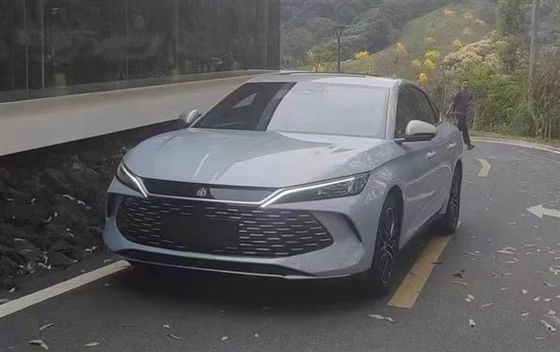 Prevendita 2024 BYD Qinn L DM-i Veicolo elettrico da 80 km Pronto atterraggio Hybrid Car 1.5T 101ps L4 New Engergy Car