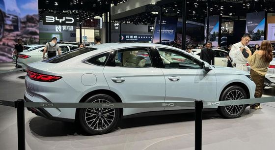 Prevendita 2024 BYD Qinn L DM-i Veicolo elettrico da 80 km Pronto atterraggio Hybrid Car 1.5T 101ps L4 New Engergy Car