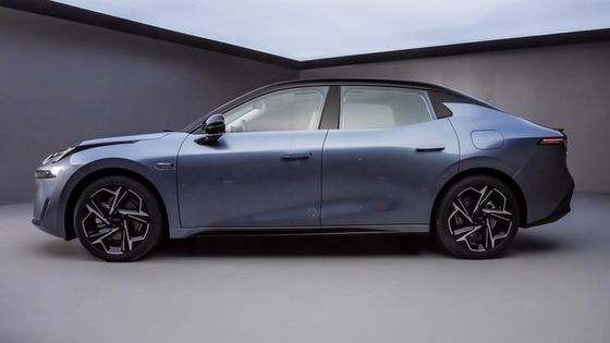 Oggi è stato lanciato il più recente veicolo LYNK& CO 07 EM-P a lunga autonomia di 126 km con motore elettrico da 160 kW e coppia da 350 Nm