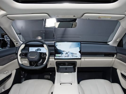 Oggi è stato lanciato il più recente veicolo LYNK& CO 07 EM-P a lunga autonomia di 126 km con motore elettrico da 160 kW e coppia da 350 Nm