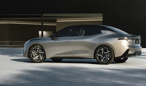 Oggi è stato lanciato il più recente veicolo LYNK& CO 07 EM-P a lunga autonomia di 126 km con motore elettrico da 160 kW e coppia da 350 Nm