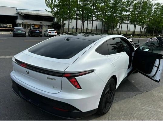 Mostra di auto di Pechino Jiyue07 200kw Potenza motore 27w;S PURO AUTO ELETRICO Con velocità massima a 200km/h