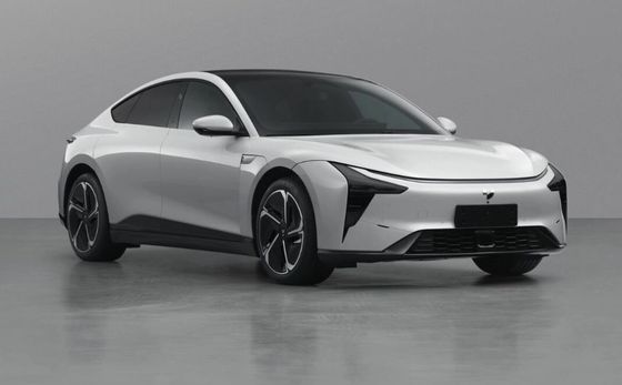 Mostra di auto di Pechino Jiyue07 200kw Potenza motore 27w;S PURO AUTO ELETRICO Con velocità massima a 200km/h