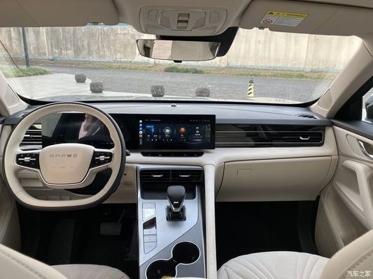 Il più recente Saic Roewe D5X DMH PHEV con motore turbo da 1,5 litri e un singolo motore elettrico con potenza di 110 kW/235Nm