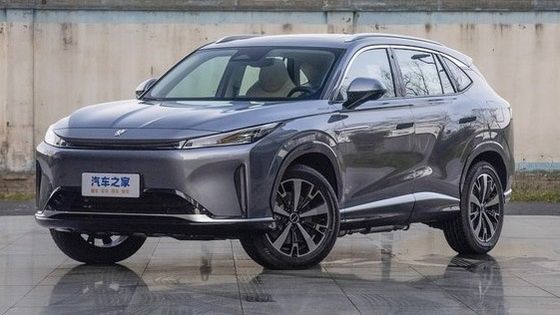 Il più recente Saic Roewe D5X DMH PHEV con motore turbo da 1,5 litri e un singolo motore elettrico con potenza di 110 kW/235Nm