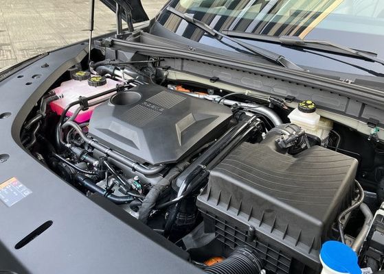 Il più recente Saic Roewe D5X DMH PHEV con motore turbo da 1,5 litri e un singolo motore elettrico con potenza di 110 kW/235Nm