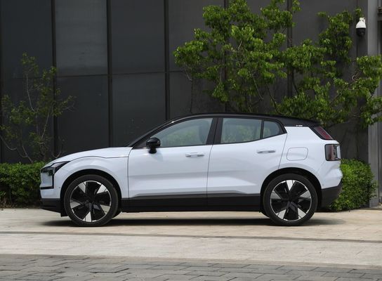 Volvo Electric SUV EX30 elettrico puro 410 km lunghezza d'azione RWD core edithion con 272P.s e una coppia di 343N.m di potenza del motore