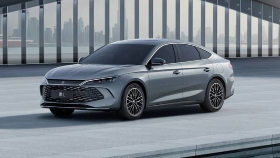 Nuovo veicolo ibrido 2024 BYD Qin L Dm-i 1.5T 101Ps.L4 Motore con 218Ps Potenza motore elettrico 180km/h Velocità massima