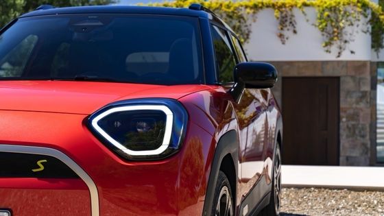 Nuovo MINI Aceman SE elettrico batteria da 54,2kwh con motore da 215 CV e 330 Nm Accelerazione da 0 a 100 km/h