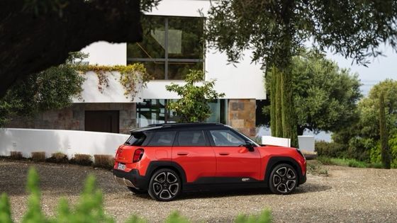 Nuovo MINI Aceman SE elettrico batteria da 54,2kwh con motore da 215 CV e 330 Nm Accelerazione da 0 a 100 km/h