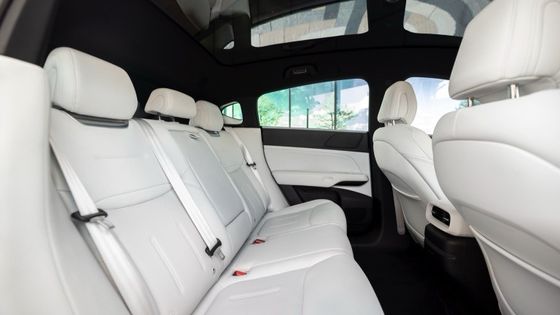 Xpeng G6 RWD Long Range Electric Vehicle SUV EV Electric Car con una potenza motrice di 210kw RWD driving & 490km Range