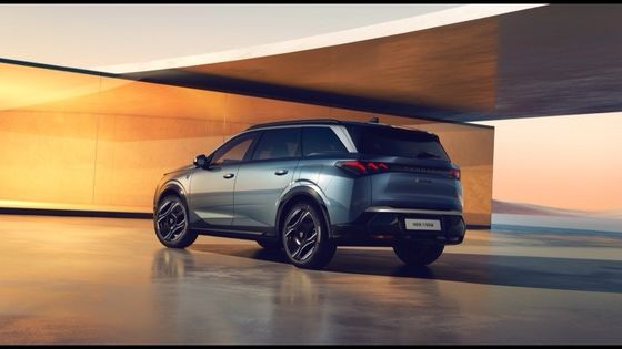 Prevendita 2024 Peugeot E-5008 SUV 500km Range Topping 326 cavalli (240 KW) Dual Motor AWD Veicolo elettrico puro