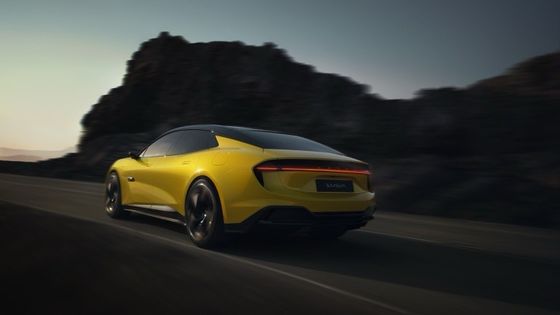 Lotus Emeya imballa la nuova tecnologia EV dell'azienda in una carrozzeria GT a quattro porte con 650 km di autonomia 250 km/h velocità massima e 450 kW di potenza