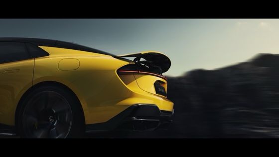 Lotus Emeya imballa la nuova tecnologia EV dell'azienda in una carrozzeria GT a quattro porte con 650 km di autonomia 250 km/h velocità massima e 450 kW di potenza