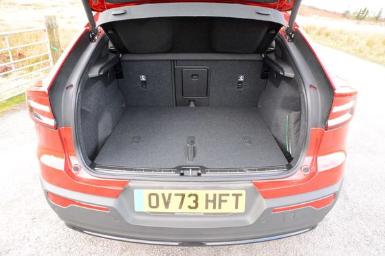 EV all round Volvo EC40 Ultimate Twin Motor con WLTP 326Miles 4,7sec accelerazione da 0-62mph 408 cavalli di potenza del motore