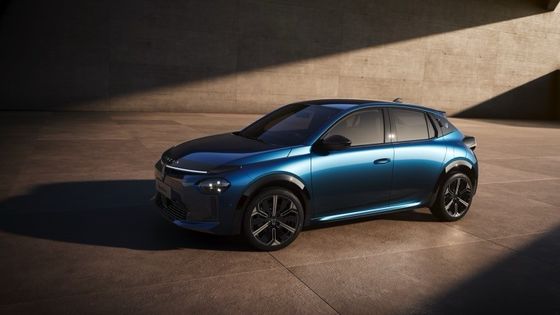 Prima auto elettrica di Lancia Ypsilon con motore montato davanti per 154 cavalli e 260 Nm