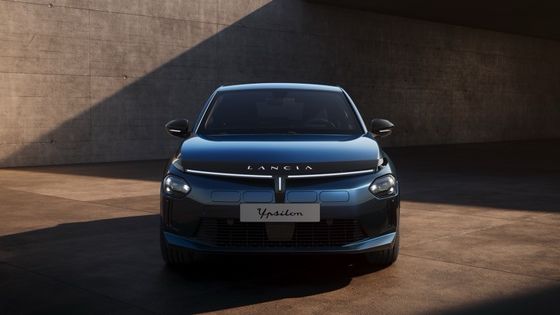 Prima auto elettrica di Lancia Ypsilon con motore montato davanti per 154 cavalli e 260 Nm