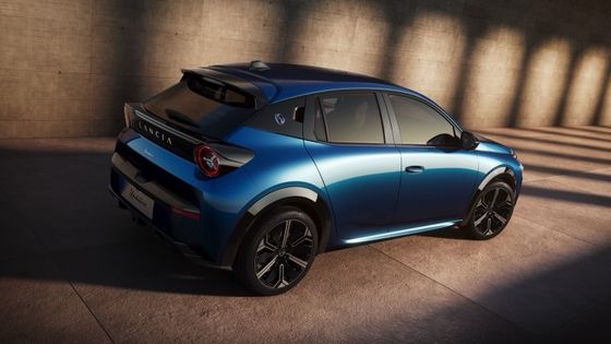 Prima auto elettrica di Lancia Ypsilon con motore montato davanti per 154 cavalli e 260 Nm