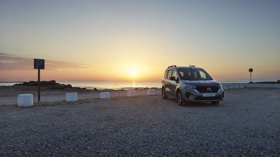 Confortevole posizione di guida e cabina pratica con un buon valore Nissan Townstar MPV Pure Ev con WLTP 285km