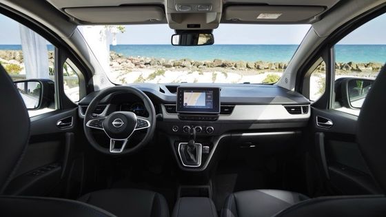 Confortevole posizione di guida e cabina pratica con un buon valore Nissan Townstar MPV Pure Ev con WLTP 285km