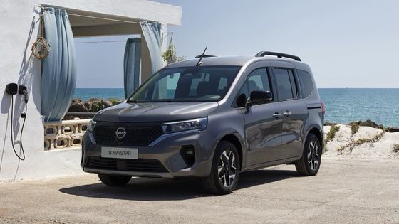 Confortevole posizione di guida e cabina pratica con un buon valore Nissan Townstar MPV Pure Ev con WLTP 285km