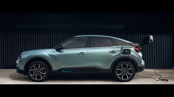 E-C4 di Citroen con 115 kW (156ps) Potenza a 150km/h Velocità massima 54kwh Batteria agli ioni di litio