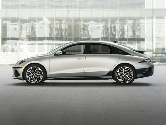 Veicolo elettrico Hyundai Ioniq 6 con autonomia massima di 361 miglia copre 4,17 mi/kwh