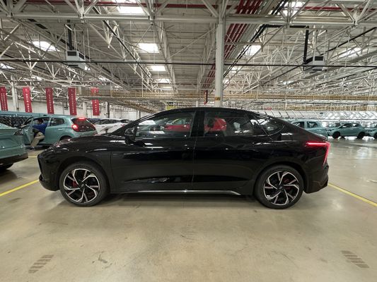 RHD 2024 JMEV Yi GSE Auto elettriche con autonomia di 430 km Potenza massima di 118 kW