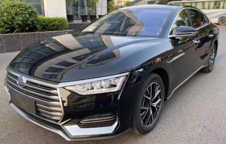 Vasta gamma della guida a sinistra 185km/h 506km della berlina di lusso delle automobili elettriche di BYD E9