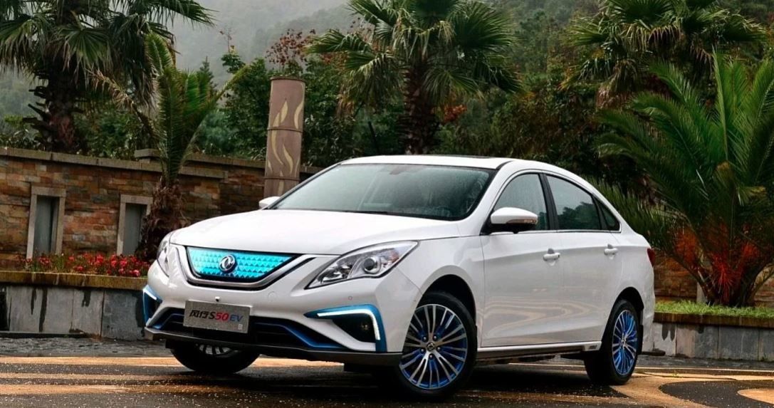 automobile NEDC 415km della berlina del veicolo elettrico EV S50 di 150km/h Dongfeng