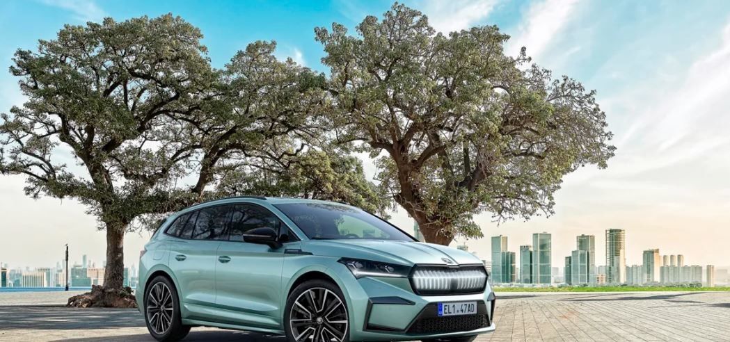 abbastanza confortevole da guidare&commendably veloce a Skoda Enyaq iv80 82kWh batteria singolo motore,auto elettrica a trazione posteriore