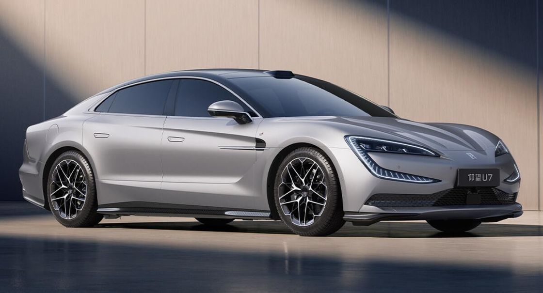 PRESALE 2024 Nuova auto elettrica BYD Yangwang U7 Sedan Resistenza al vento di Cd 0,195 240Kw Potenza del motore