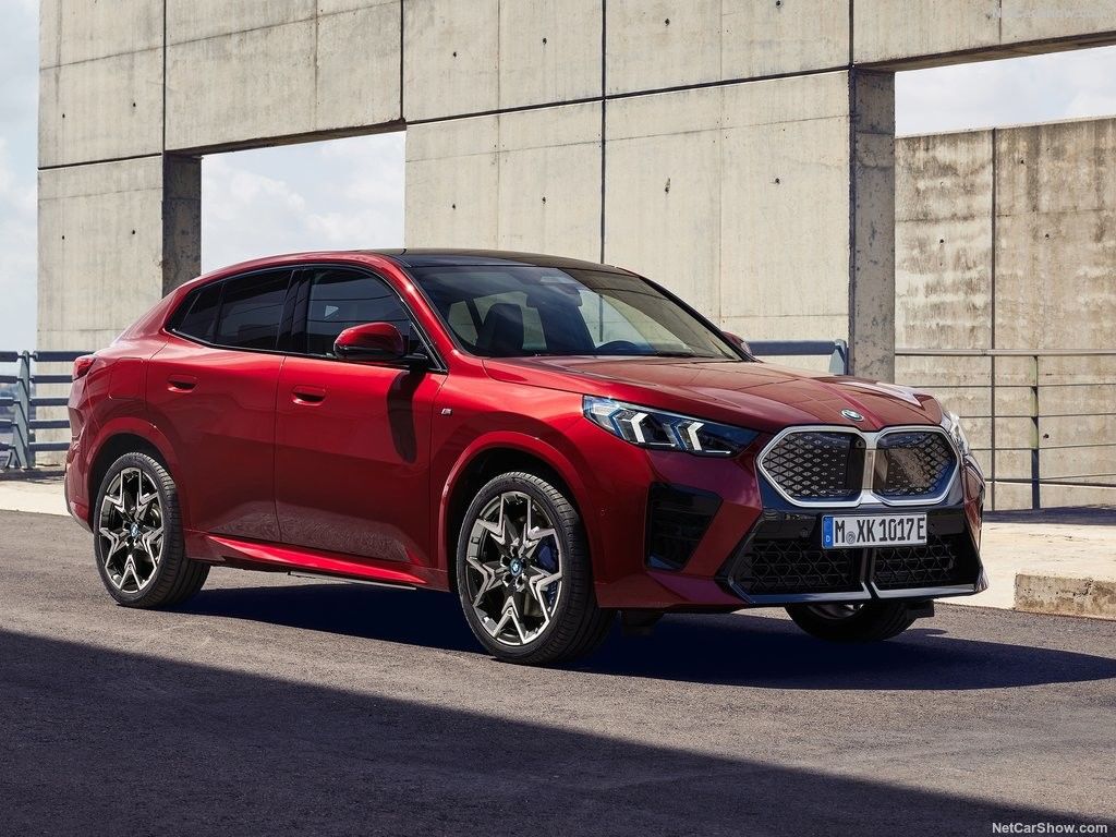 Hot Sale Auto elettrica a lungo raggio 2024 per BMW IX2 449Km High Speed Auto auto a nuova energia