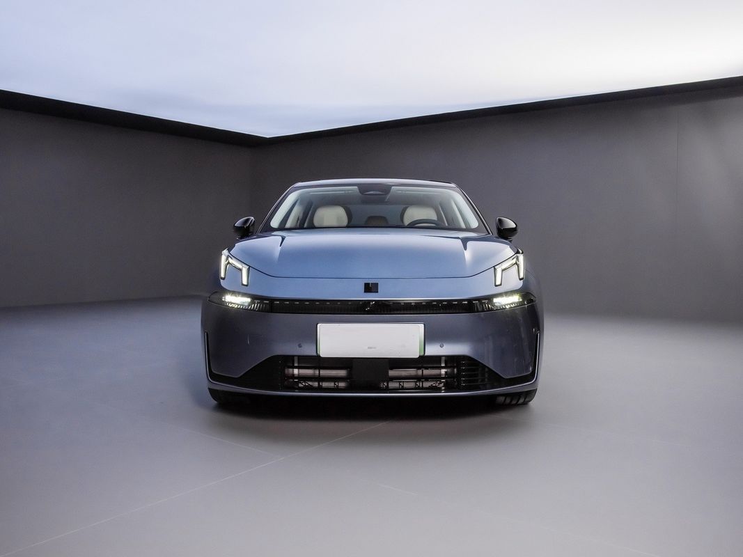 LYNK&CO 07 EM-P Auto ibrida plug-in berlina elettrica EV