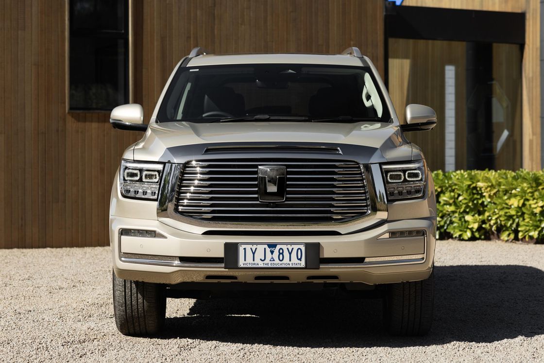 Nuova auto energetica 2023 TANK 500 PHEV AWD Trazione 180km/h velocità massima con 6,9sec 0-100accelerazione