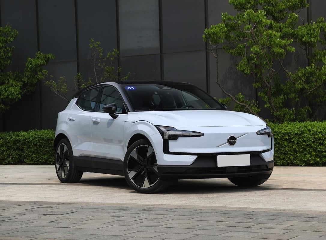 Volvo Electric SUV EX30 elettrico puro 410 km lunghezza d'azione RWD core edithion con 272P.s e una coppia di 343N.m di potenza del motore
